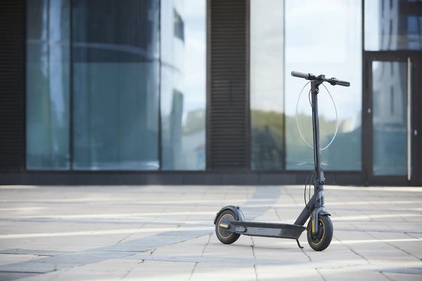 Comment changer une roue de trottinette électrique
