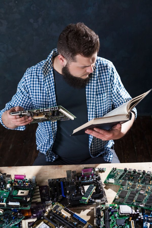 Appareils électriques et électroniques : privilégiez les réparations aux achats