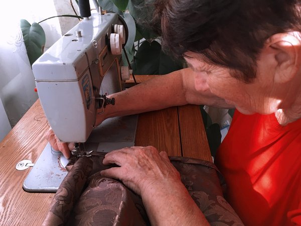 Soin d'une machine à coudre : quelle huile utilisée ?