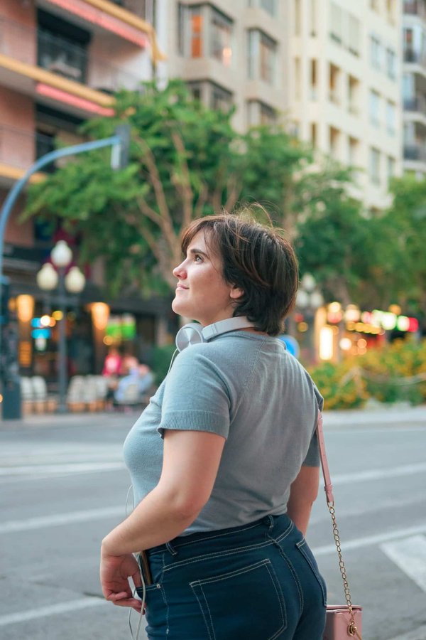 Nos conseils pour sortir avec une femme ronde